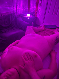 woman receiving a sensual massage by spoilinghands